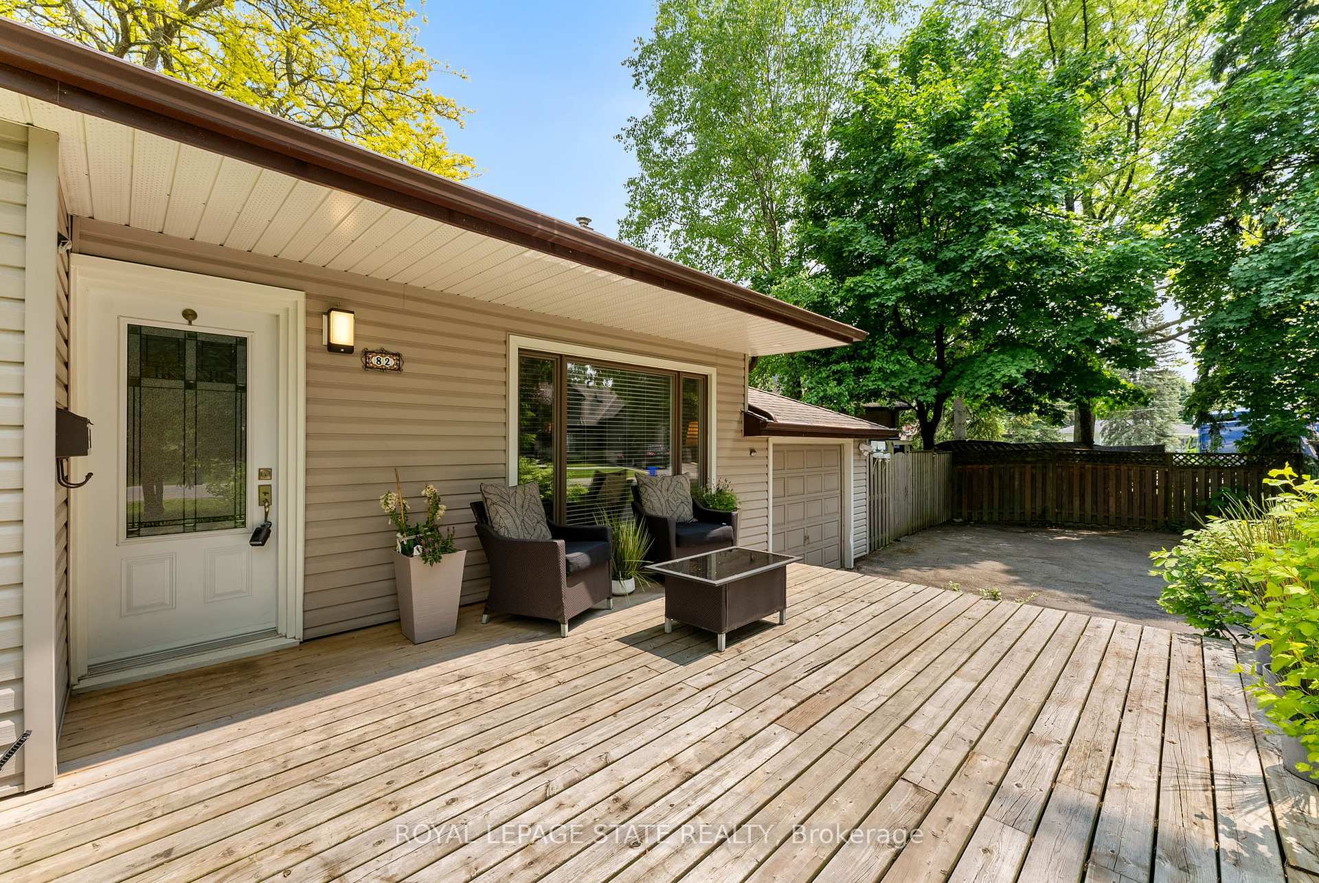 Photo de la propriété: 82 Gilbert Avenue ON L9G 1R4