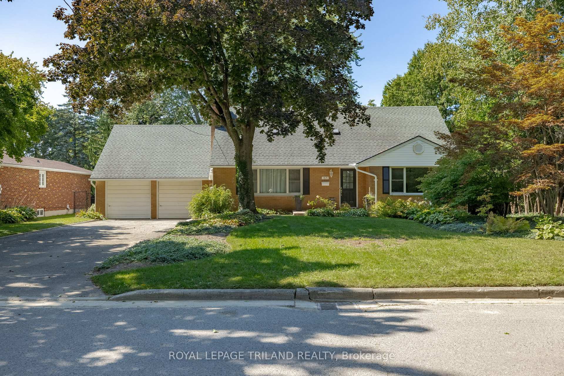 Property Photo: 1631 Kathryn Drive ON N6G 2R7