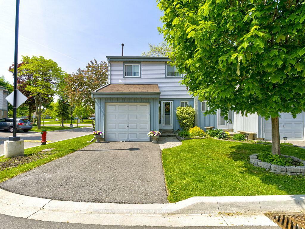 Photo de la propriété: 121 Falconer Drive 27 ON L5N 2K8