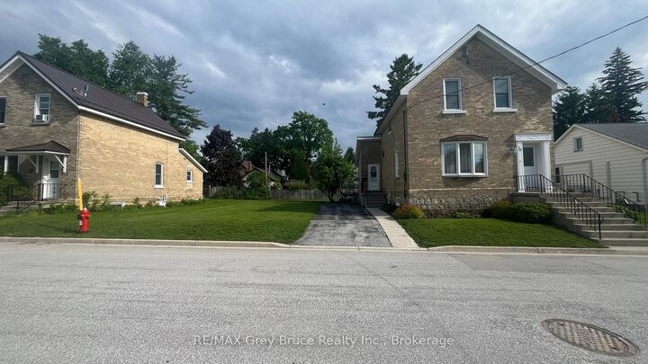 Property Photo: 76 5th Street SE ON N0G 1L0