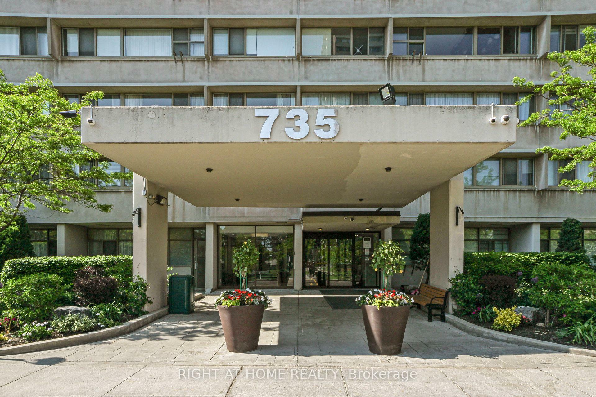 Property Photo: 735 Don Mills Road 1704 ON M3C 1T1