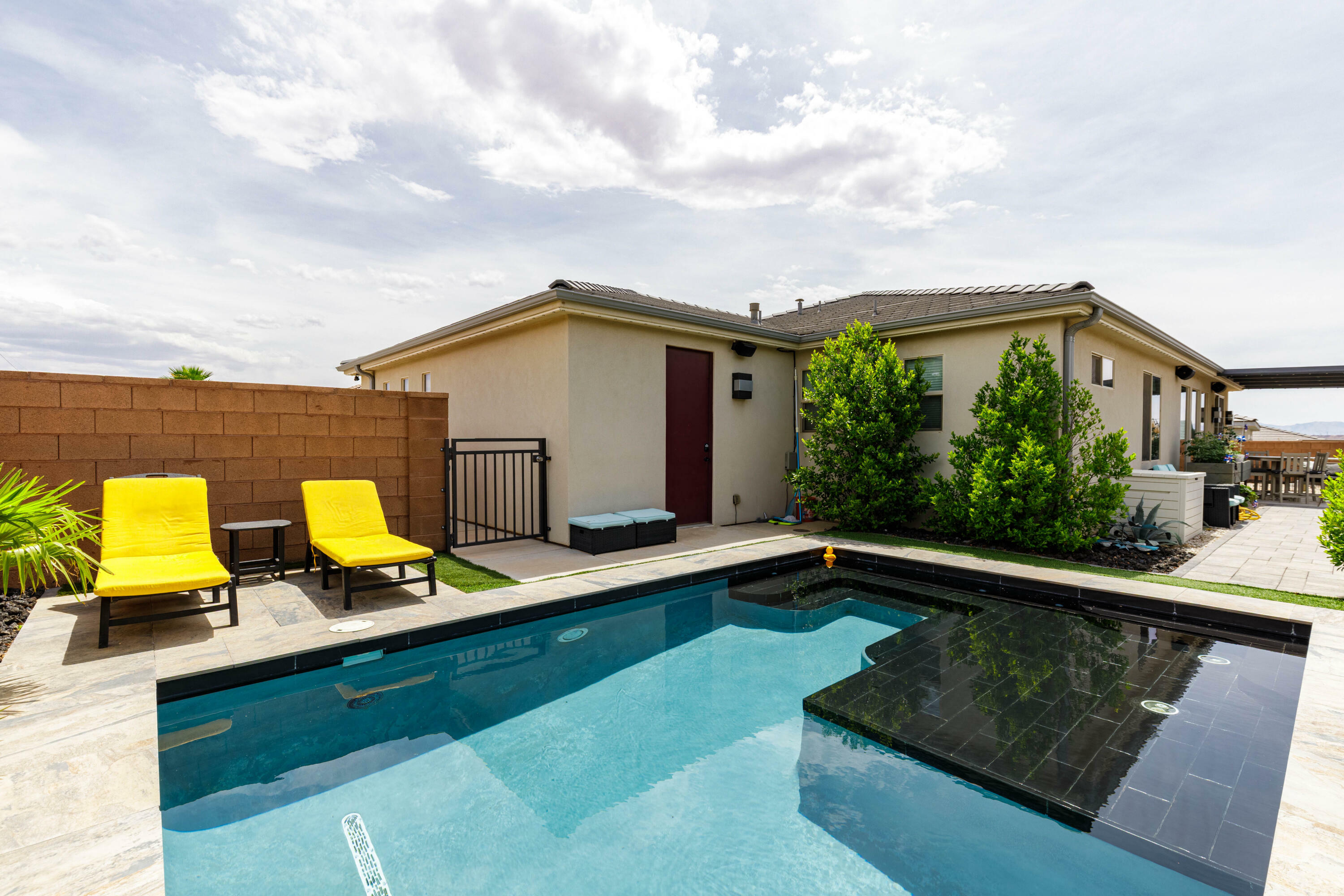 Property Photo:  3454 W 150 N  UT 84737 