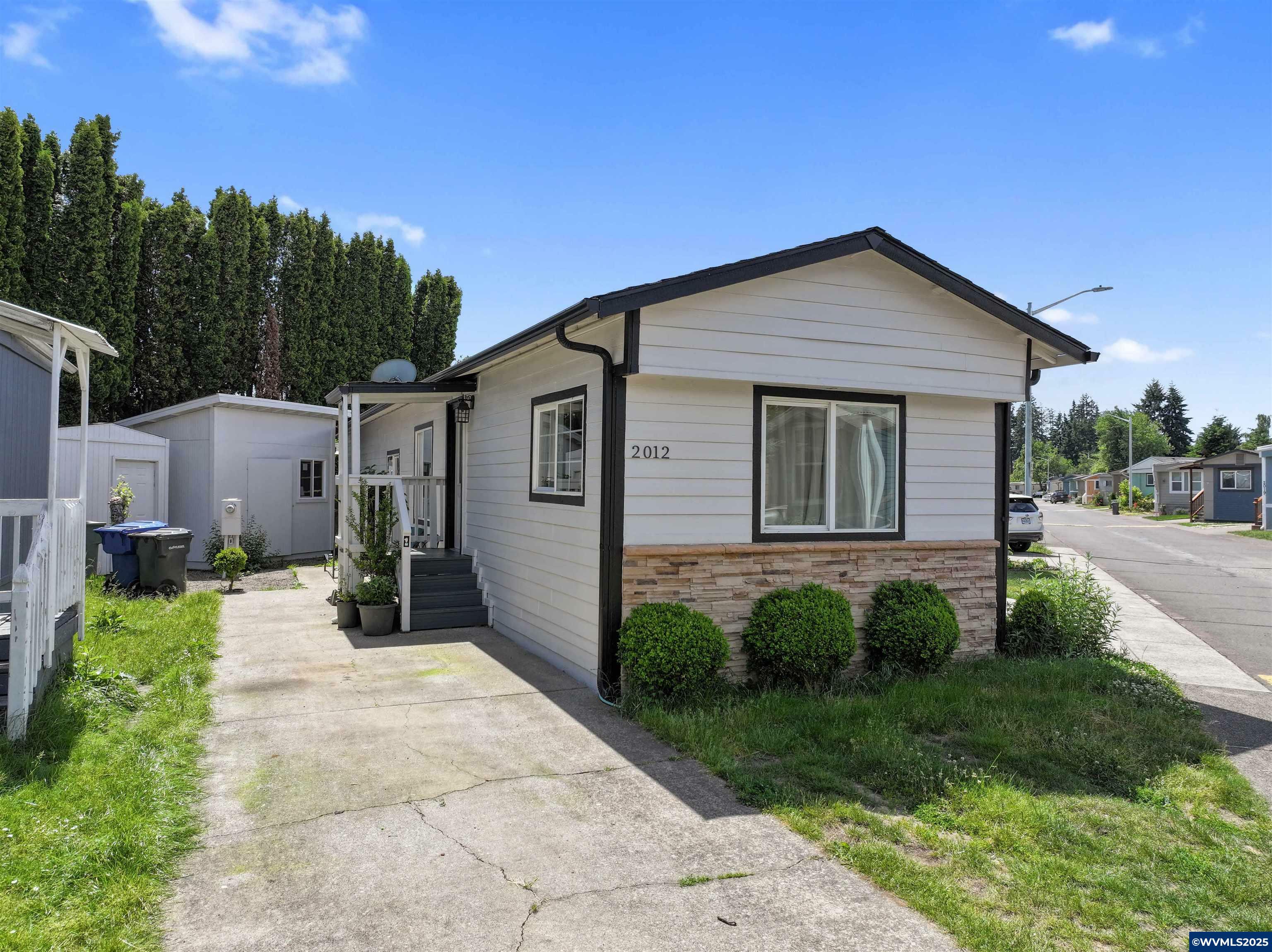 Property Photo: 2012 Kennedy Cir NE 10 OR 97303