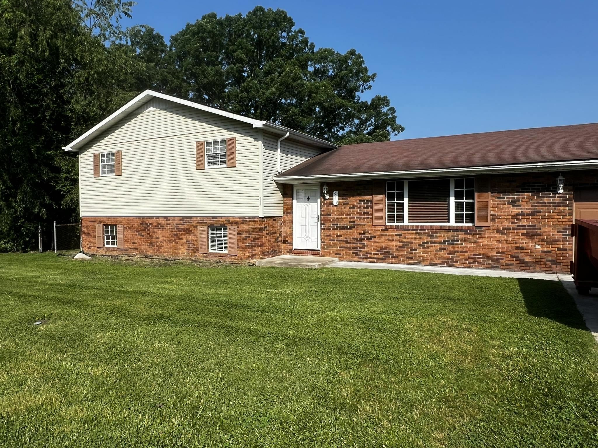Property Photo: 619 W Greenhill Rd Road KY 41102-0000