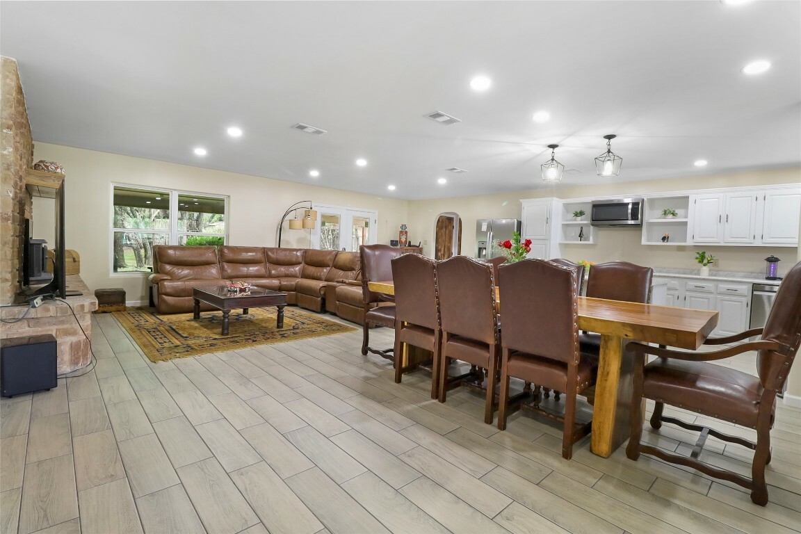 Property Photo: 1313 Oakridge Drive TX 78606