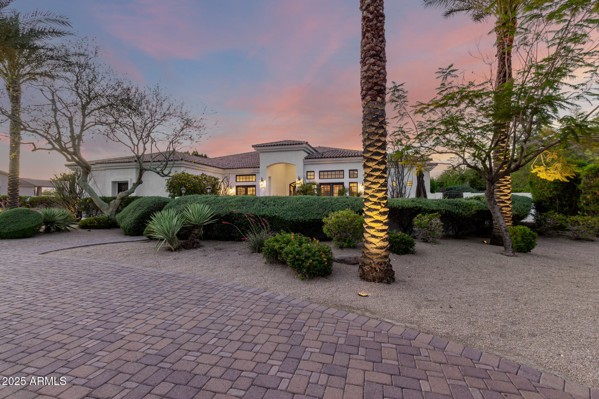 Property Photo: 6308 W Parkside Lane AZ 85310