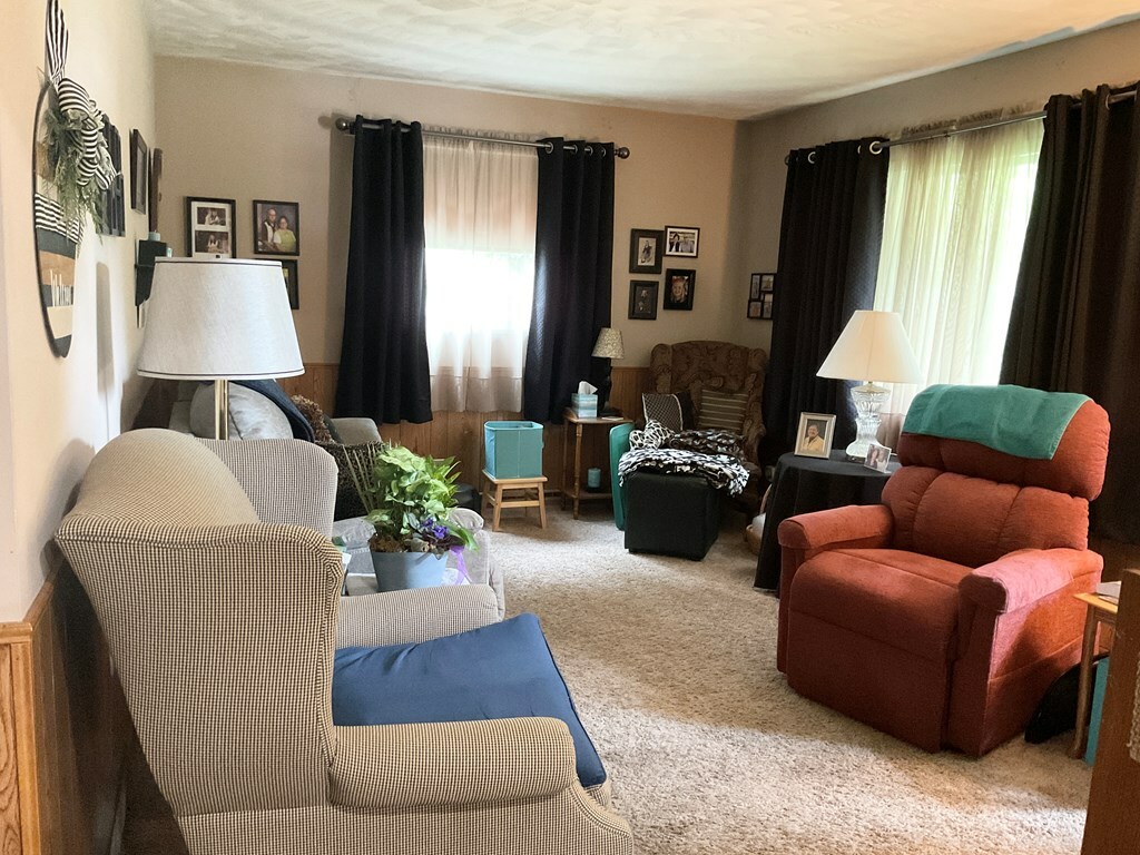 Property Photo: 137 Ronald Ave OH 44805