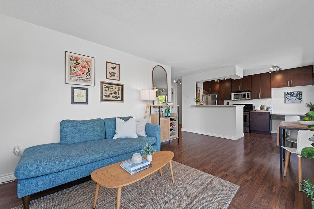 Property Photo: 2330 Maple Street 305 BC V6J 3T6
