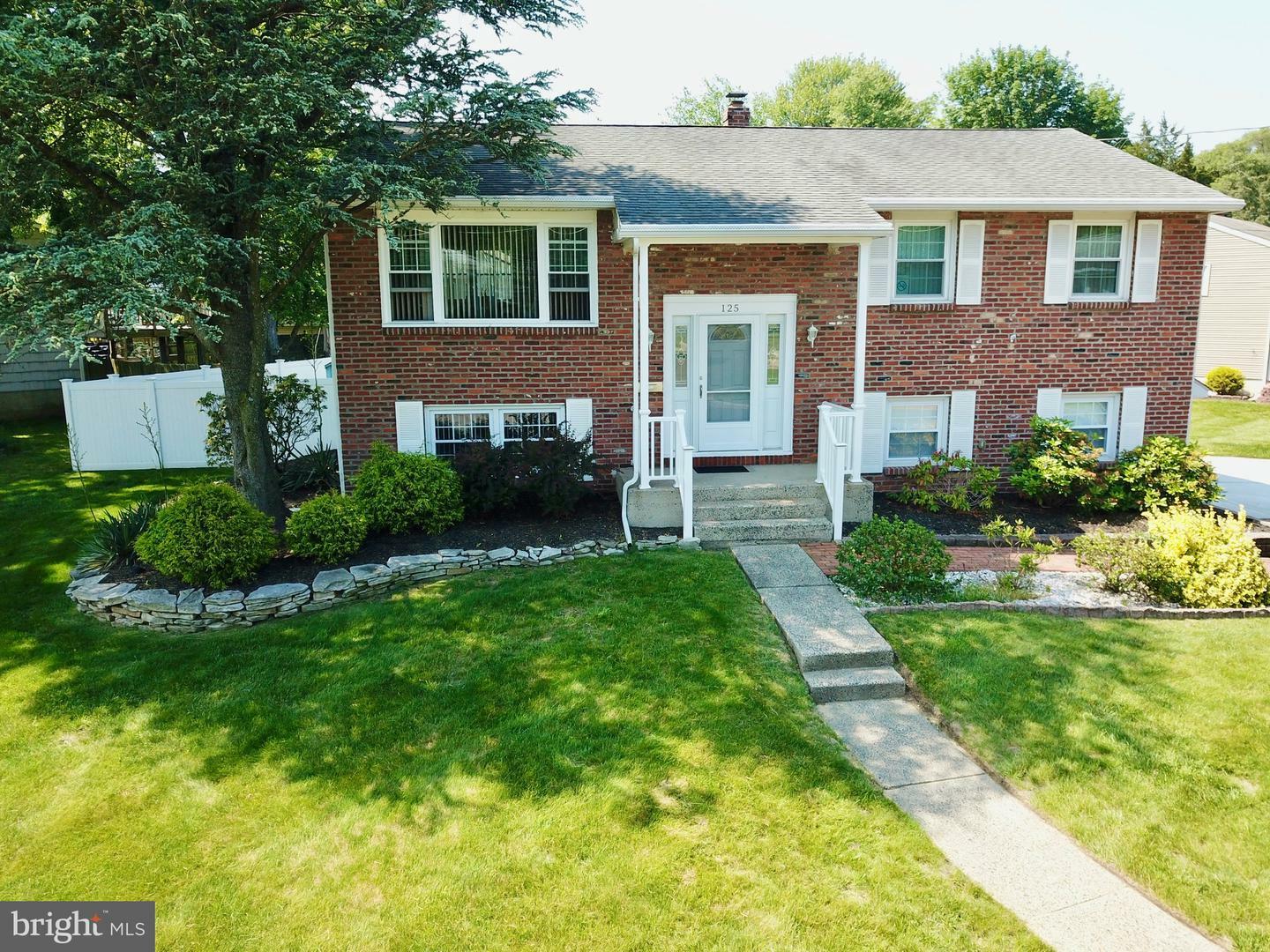 Property Photo: 125 Glenbrook Drive NJ 08054