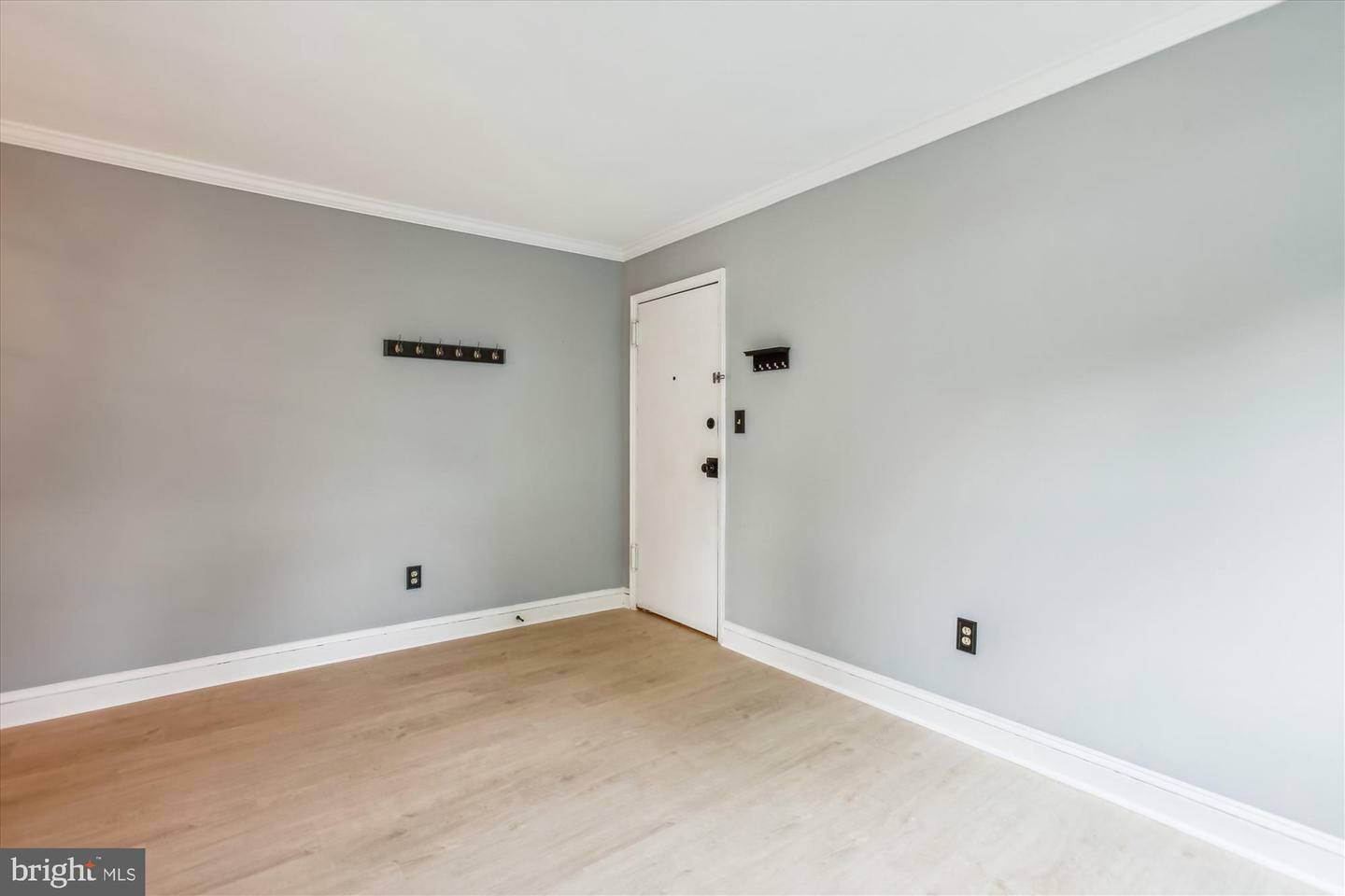 Property Photo: 2237 Farrington Avenue 301 VA 22303