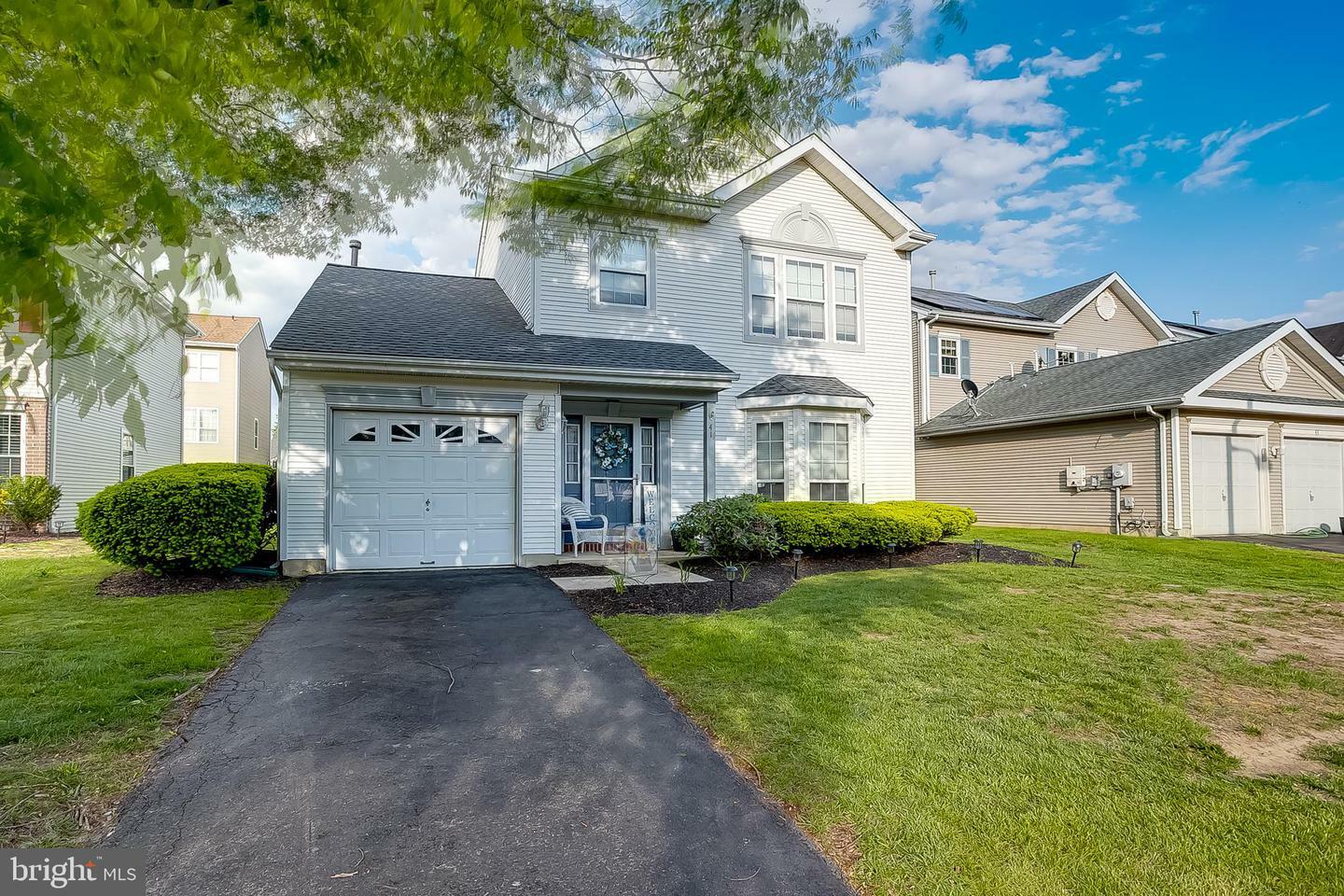 41 Arrowhead Drive  Burlington NJ 08016 photo