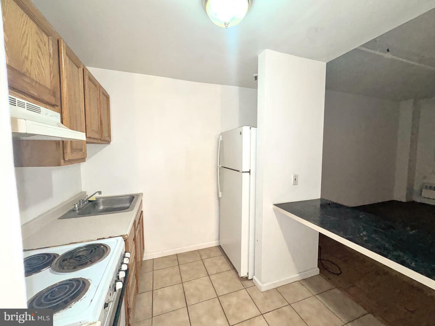 Property Photo: 1324 Locust Street 211 PA 19107