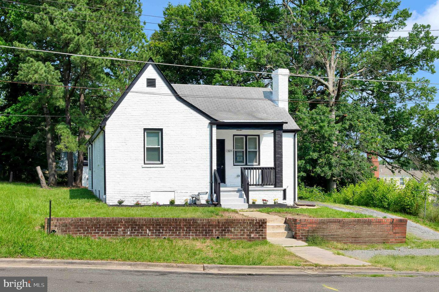 Property Photo: 505 62nd Avenue MD 20743