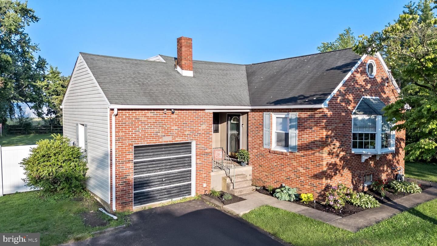 Property Photo:  2695 N Old Bethlehem Pike  PA 18951 