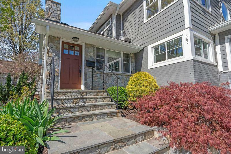865 N Jefferson Street  Arlington VA 22205 photo