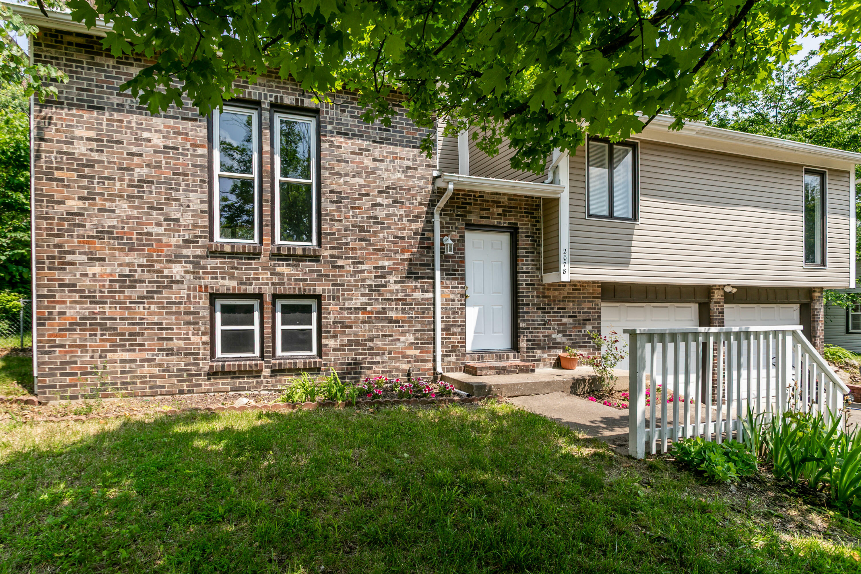 Property Photo:  2078 S El Dorado Dr  MO 65201 