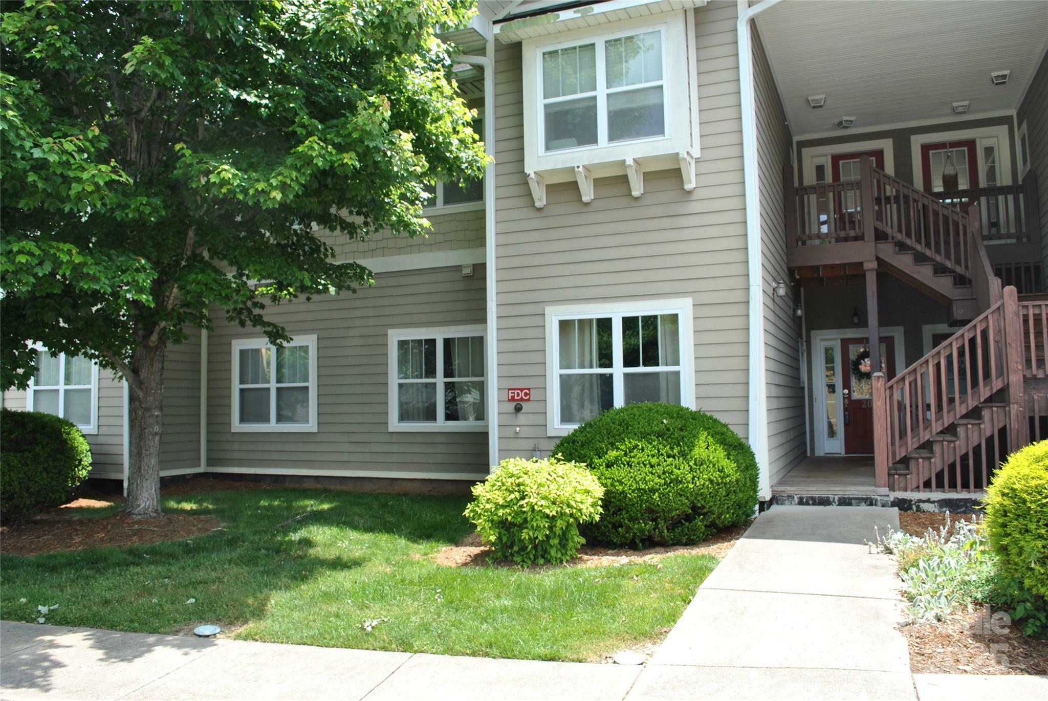 Property Photo:  20 Foxden Drive 203  NC 28732 