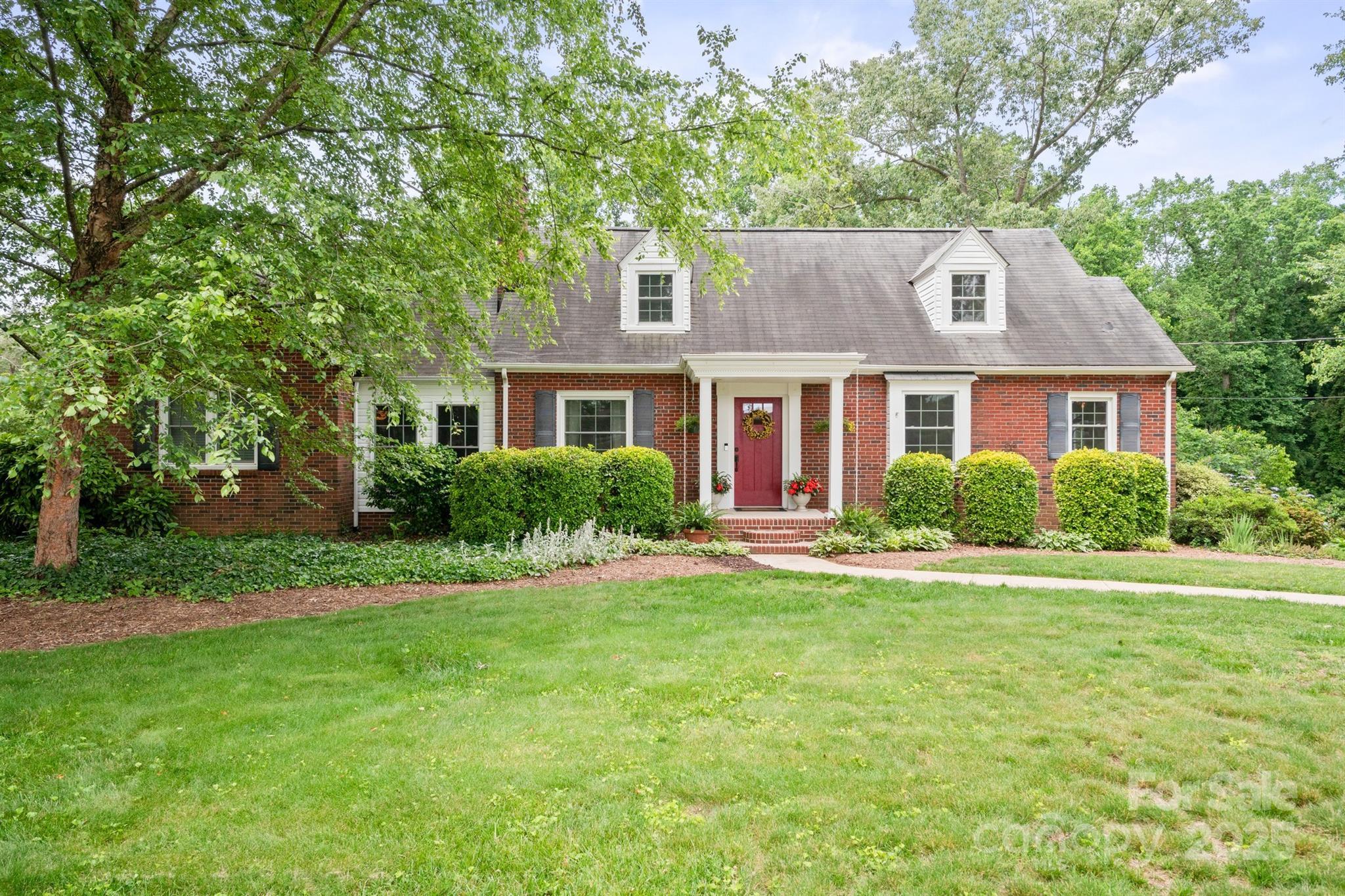 81 21st Avenue NW  Hickory NC 28601 photo