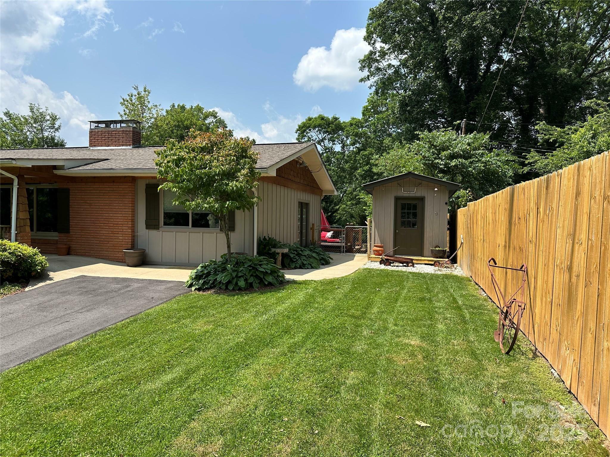 Property Photo:  47 Fairlane Drive  NC 28786 