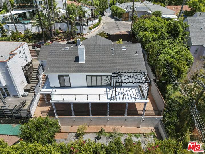 6002 Graciosa Dr  Los Angeles CA 90068 photo