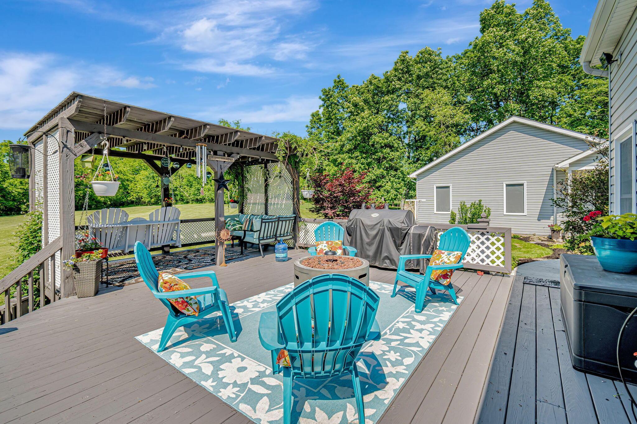 Property Photo: 7881 Dorsey Mill SE Road OH 43056