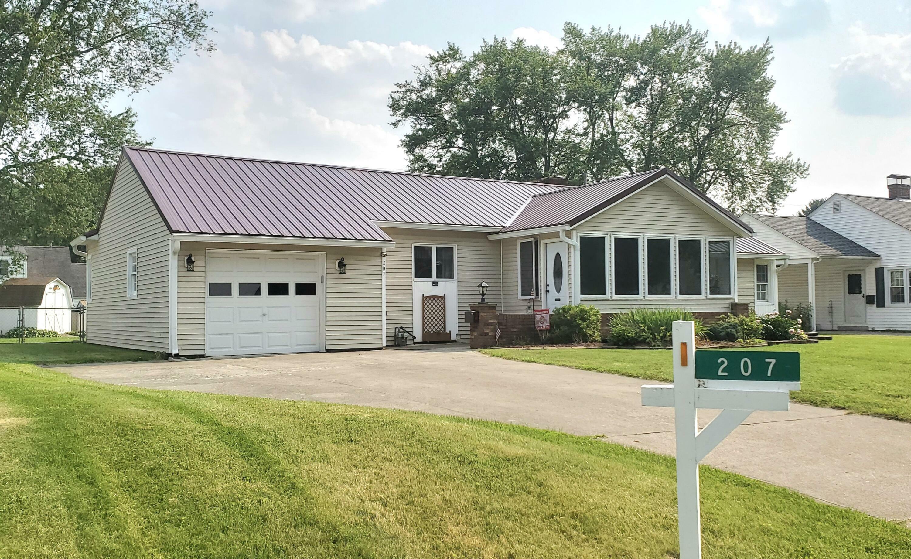 Property Photo: 207 Newton Avenue OH 43055