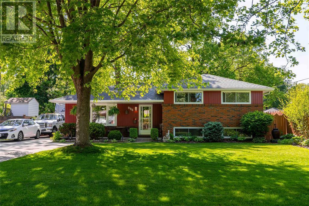 Property Photo: 996 Griffith Road ON N7S 3E7