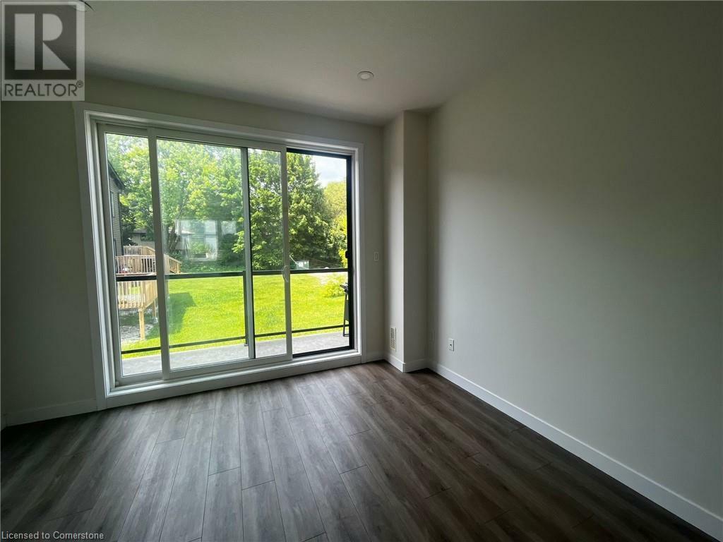 Property Photo: 650 Victoria Street South D ON N2H 5G1
