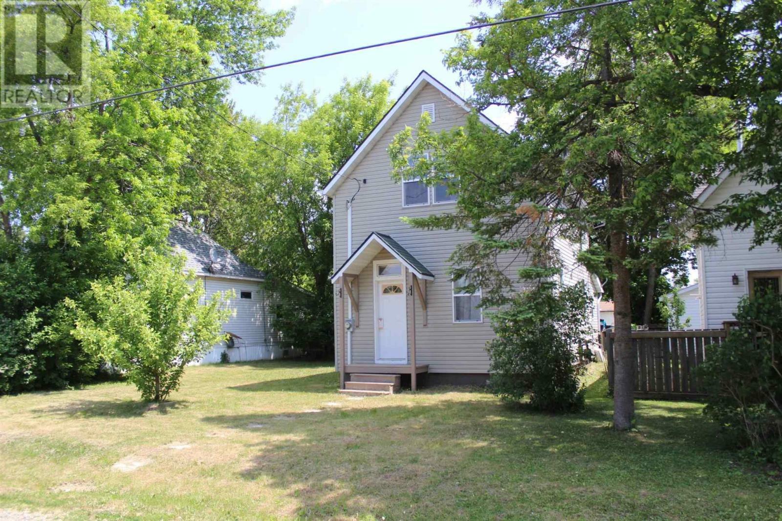 Property Photo:  212 Fifth St  ON P0W 1L0 