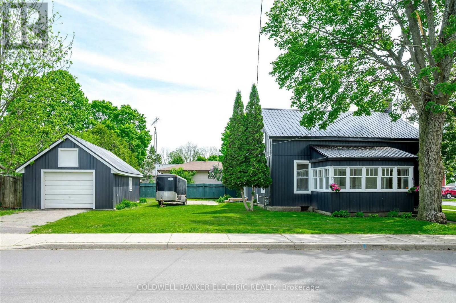 Property Photo: 65 Queen Street ON K0L 2V0