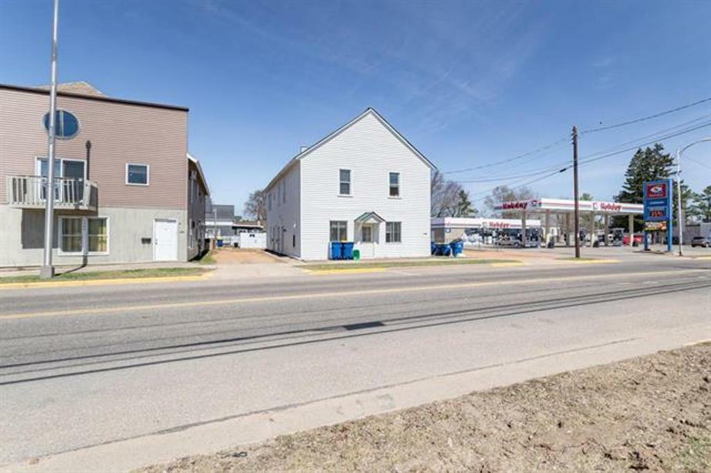 Property Photo:  1322 West Main Street  WI 54452 