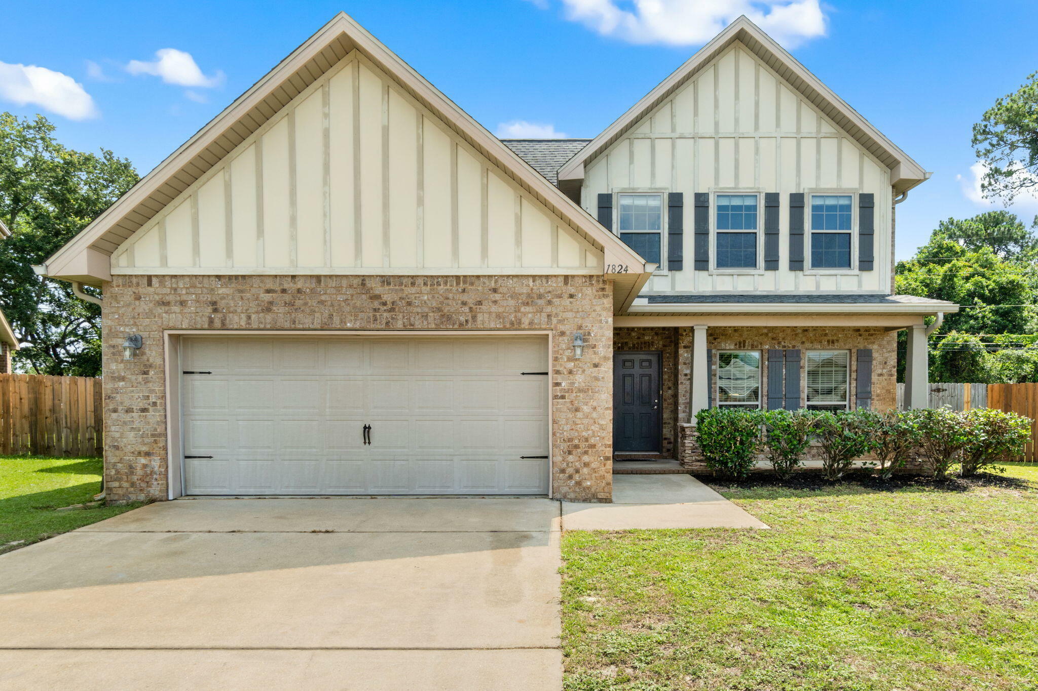 Property Photo: 1824 Lindsey Magnolia Court FL 32566