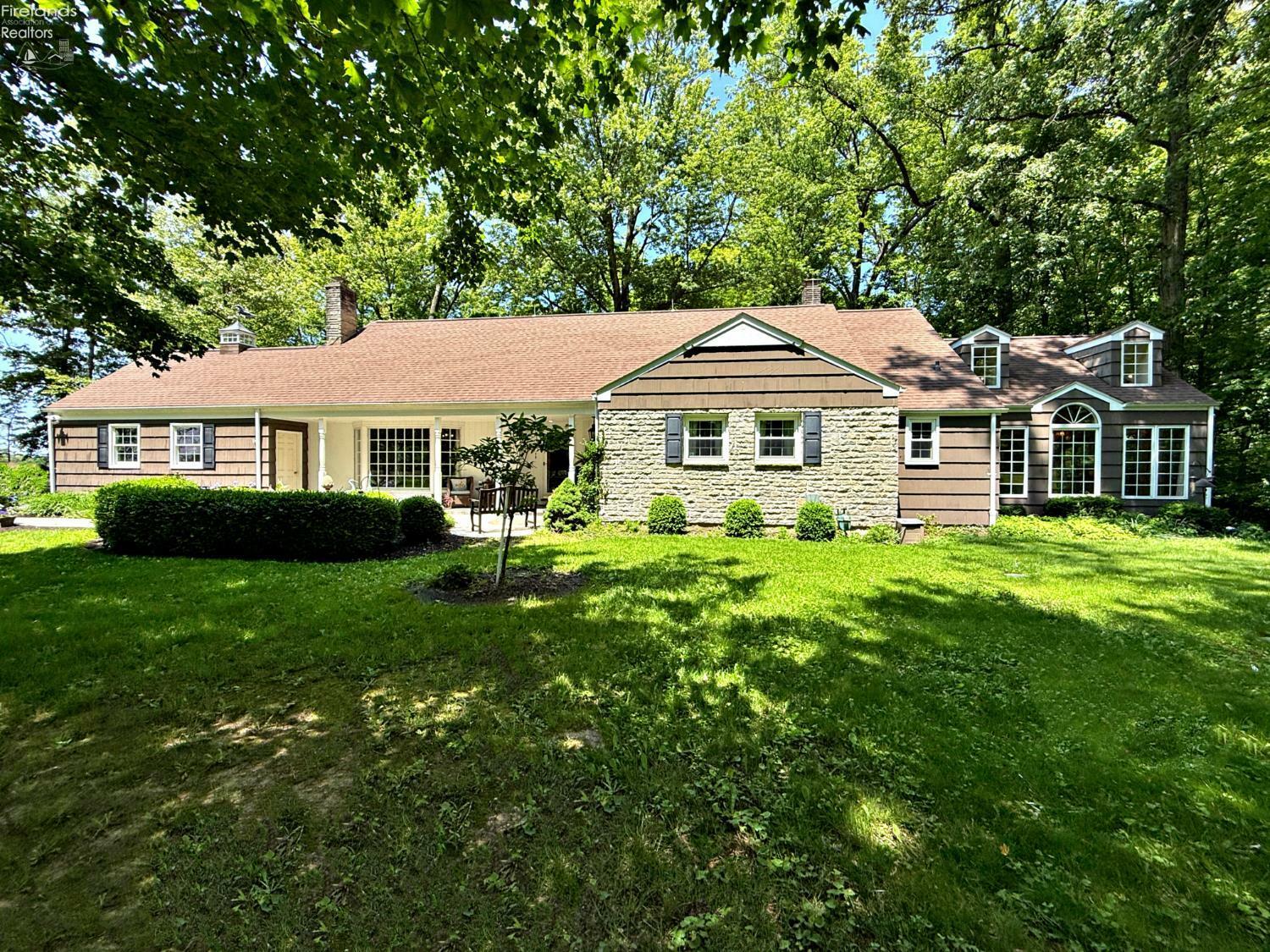 Property Photo: 2483 W County Road 52 OH 44883