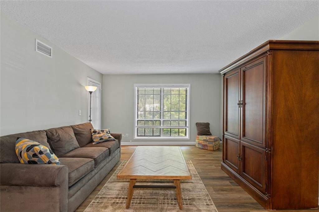 Property Photo: 6851 Roswell Road H18 GA 30328