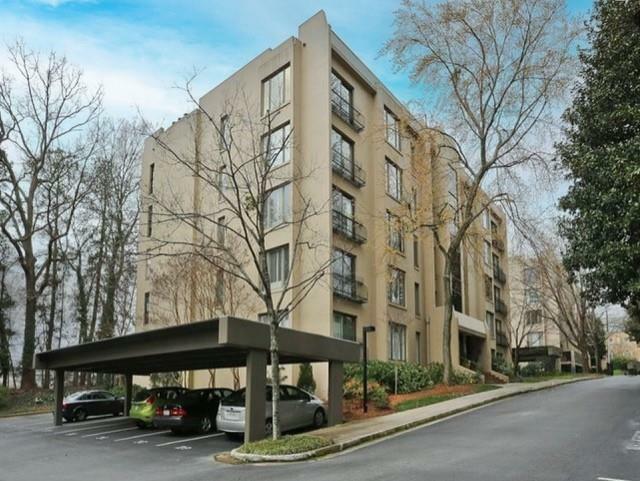 Property Photo: 2769 Peachtree Road NE 10 GA 30305