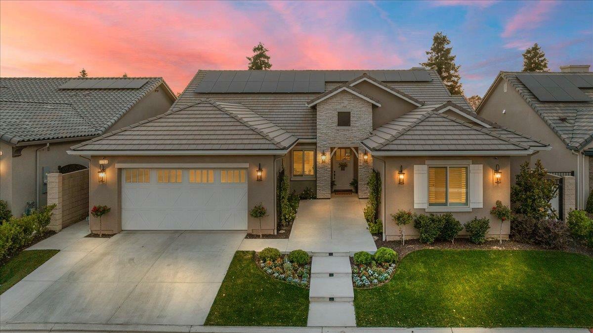 Property Photo: 11753 N Turf Drive CA 93730