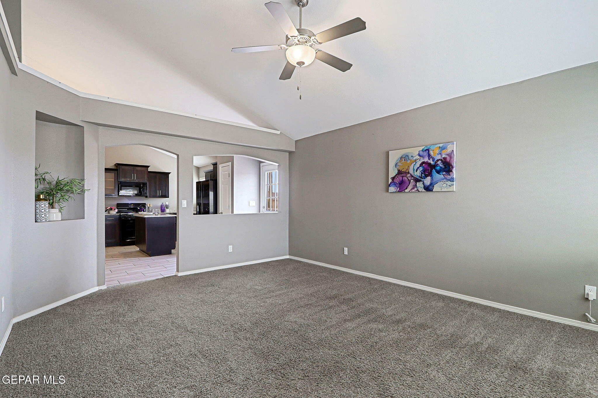 Property Photo: 401 Gran Villa Place TX 79927
