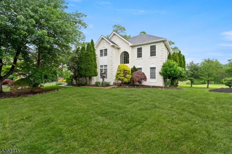 72 Vanderveer Dr  Bernards Twp. NJ 07920 photo