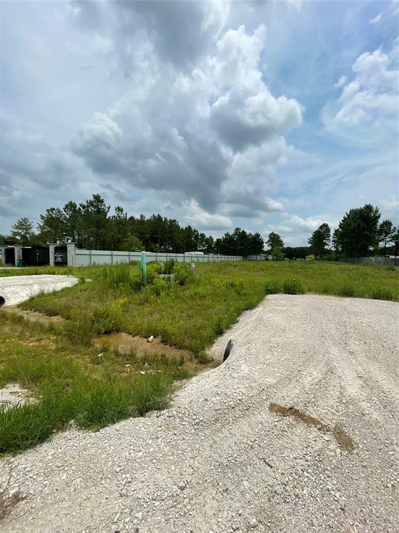 Property Photo: 500 Road 5510 TX 77327