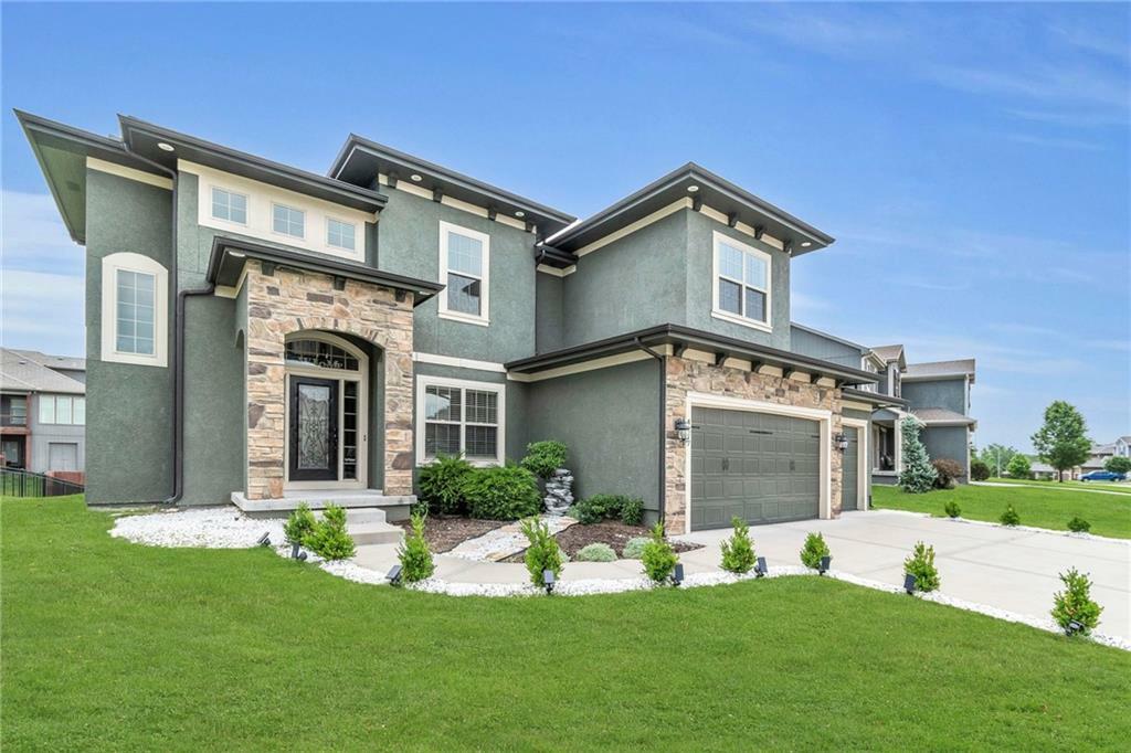 Property Photo: 4217 SW Stoney Brook Drive MO 64082