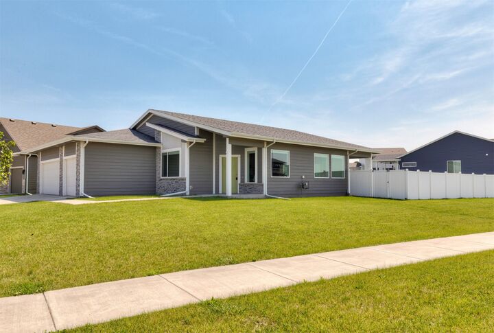 Property Photo: 315 NW Gracewood Drive IA 50263