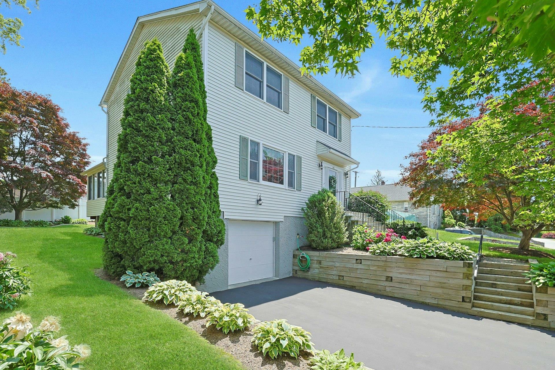 Property Photo:  284 Marietta Avenue  NY 10532 