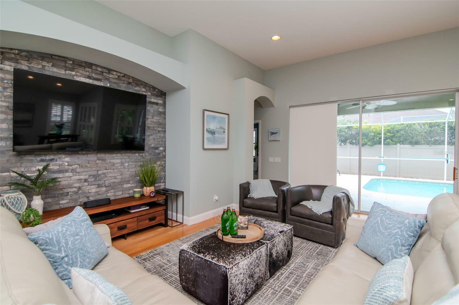 Property Photo: 11623 Greensleeve Avenue FL 33626