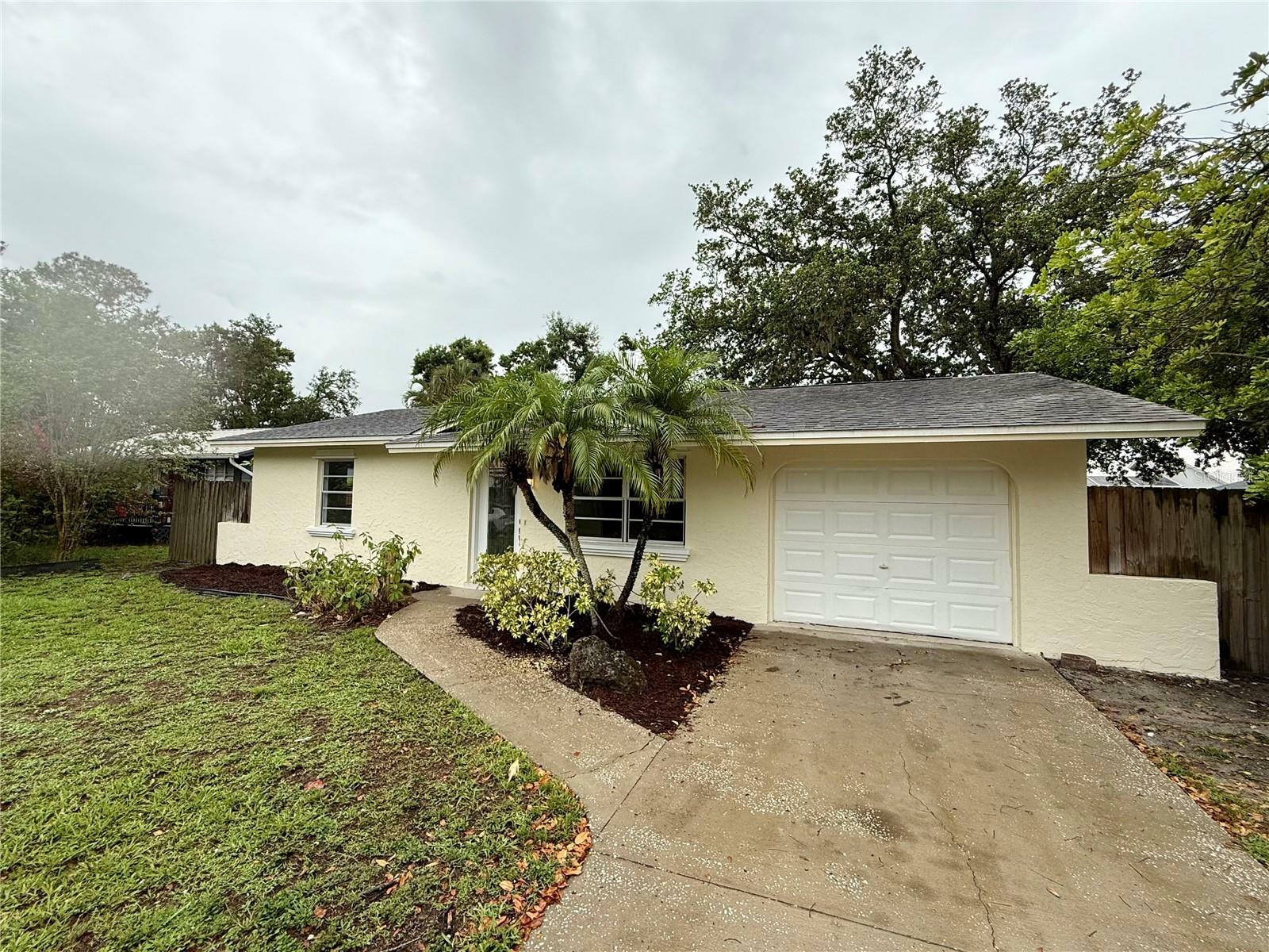 Property Photo: 4110 Longhorn Drive FL 34233