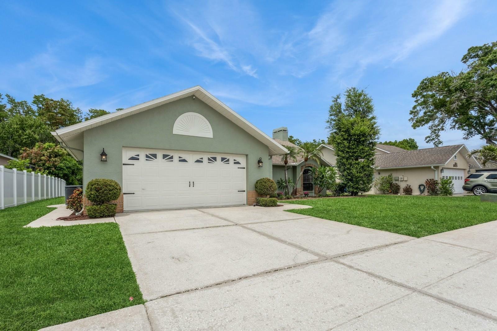 Property Photo: 8549 Pinafore Drive FL 34653
