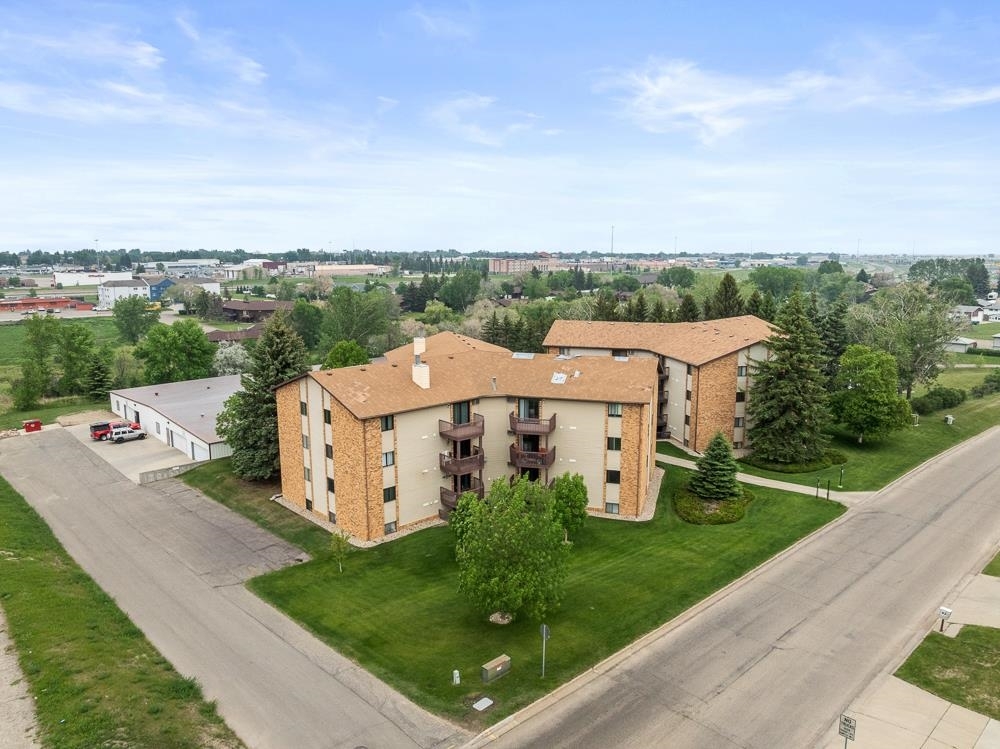 Property Photo: 924 28th Ave SW Unit 209 ND 58701