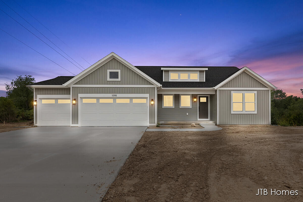 Property Photo:  1098 N Washington Street SE  MI 49331 