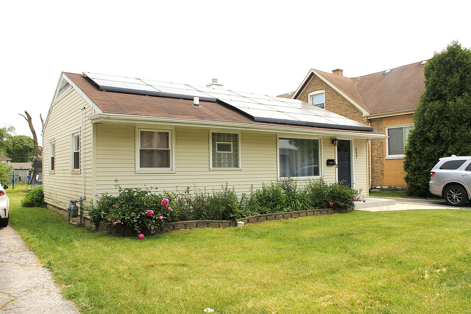 Property Photo: 4627 Custer Avenue IL 60534