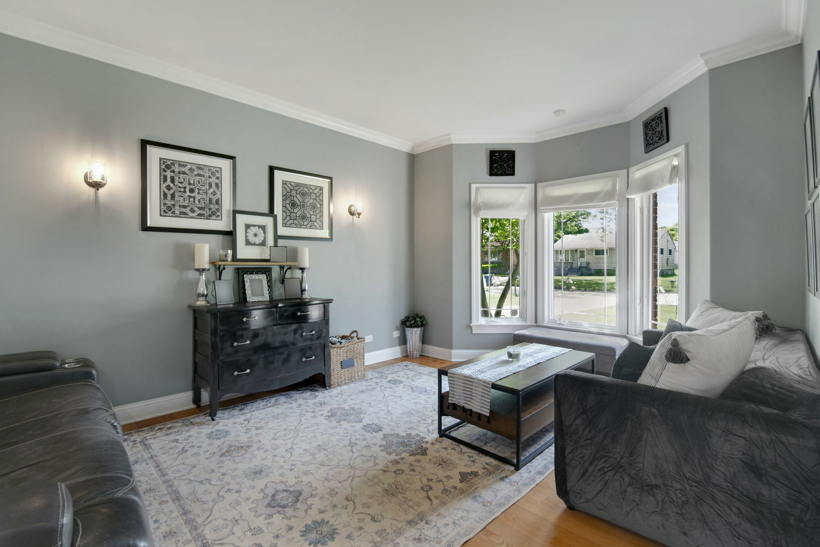 Property Photo: 785 N Emroy Avenue IL 60126