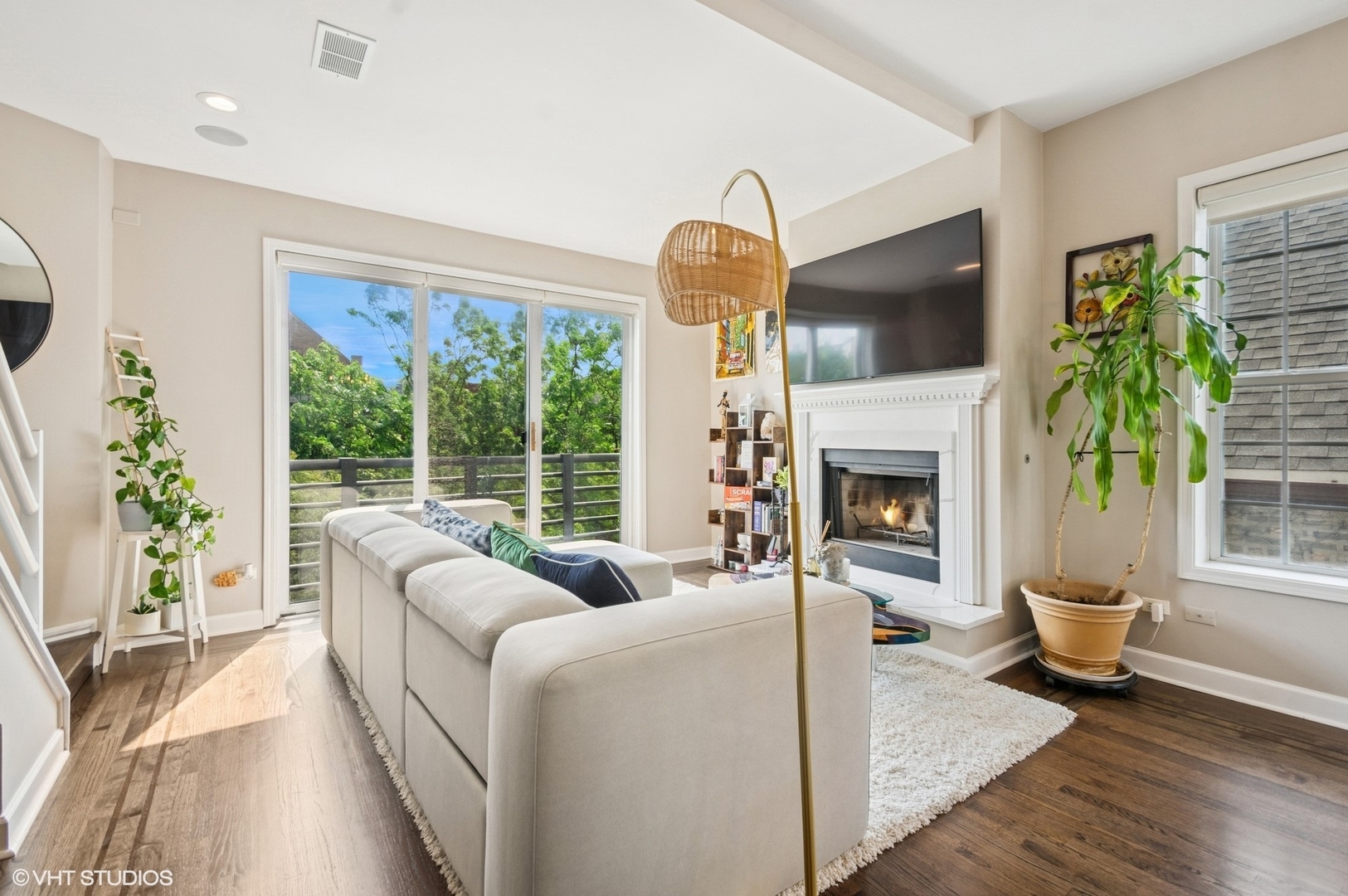 Property Photo:  1444 N Bosworth Avenue 3S  IL 60642 